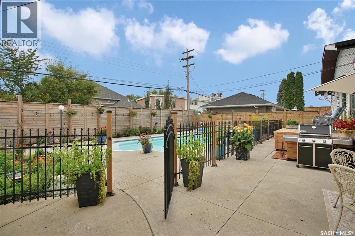 310 Willow STREET E - 45