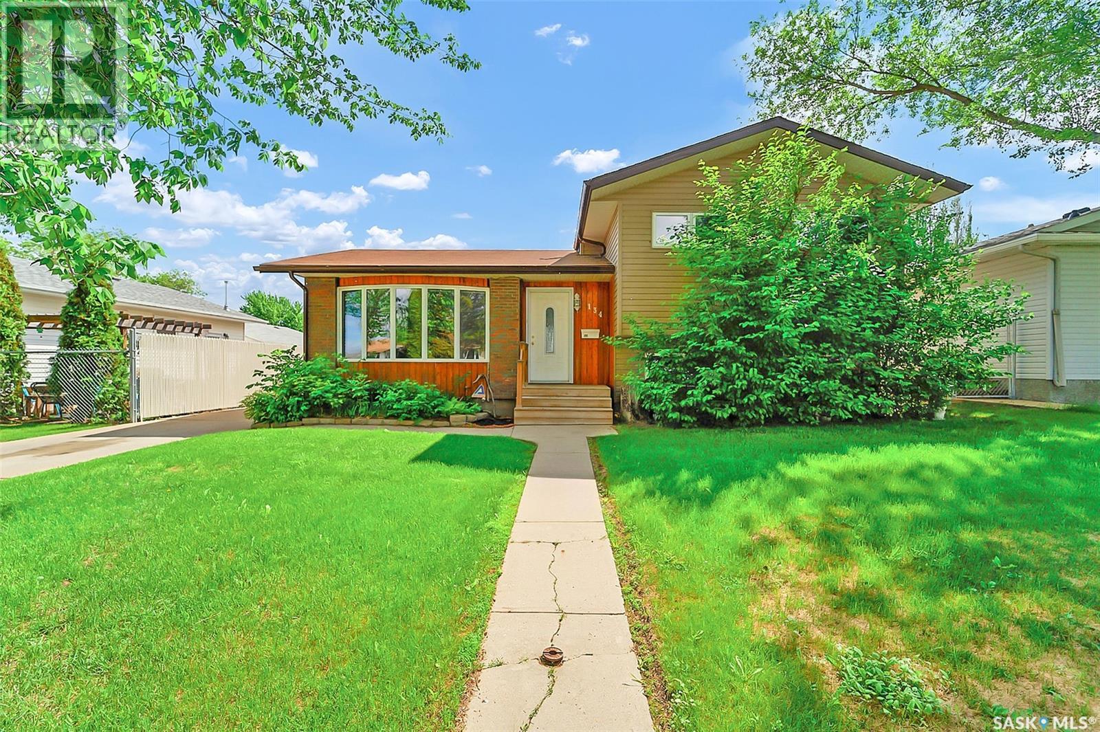 134 Devonshire CRESCENT - 2
