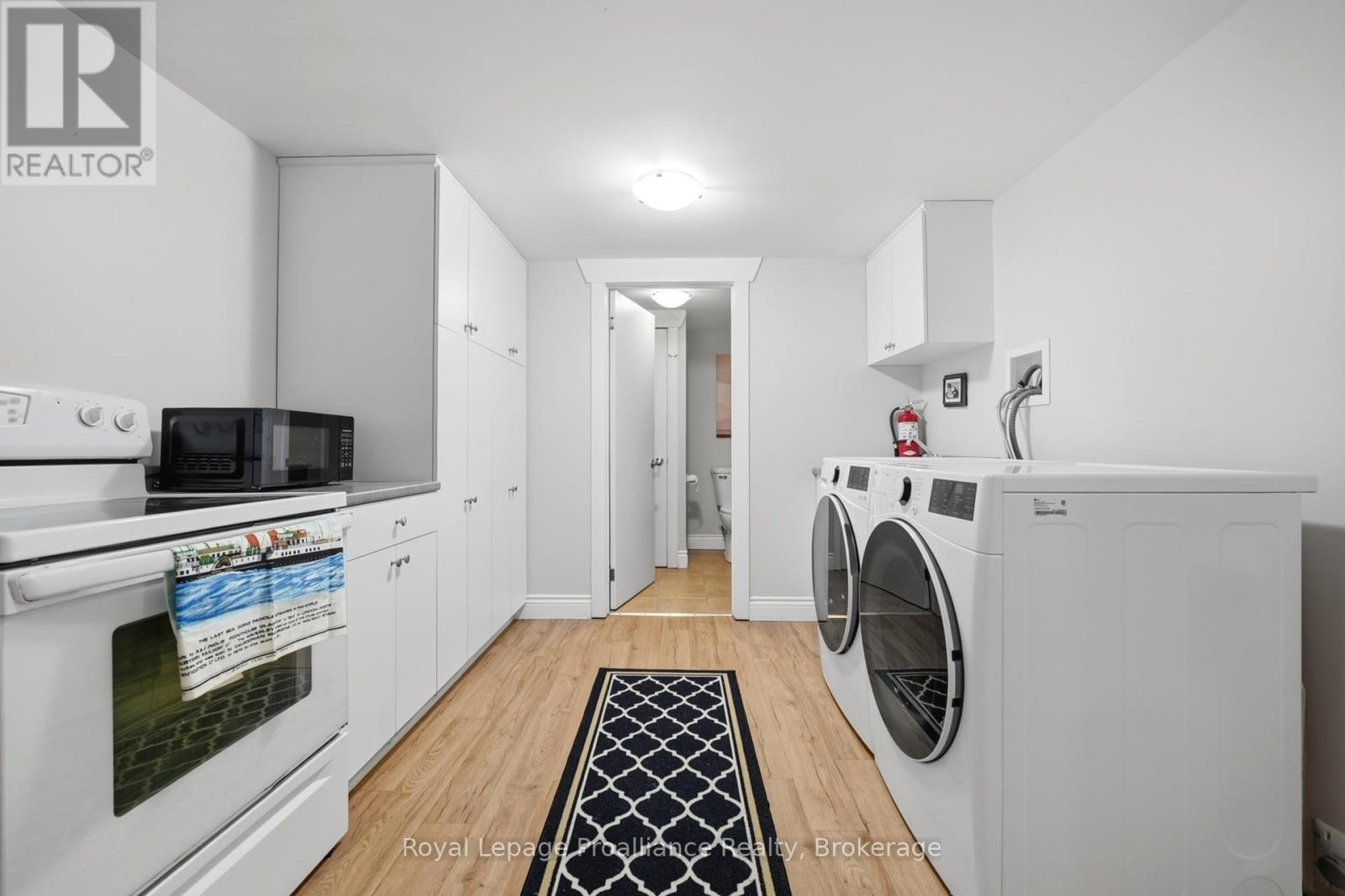 51 SELENA AVENUE - 29