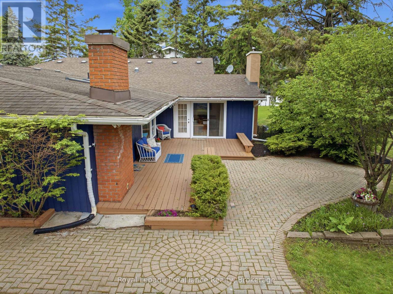 51 SELENA AVENUE - 43