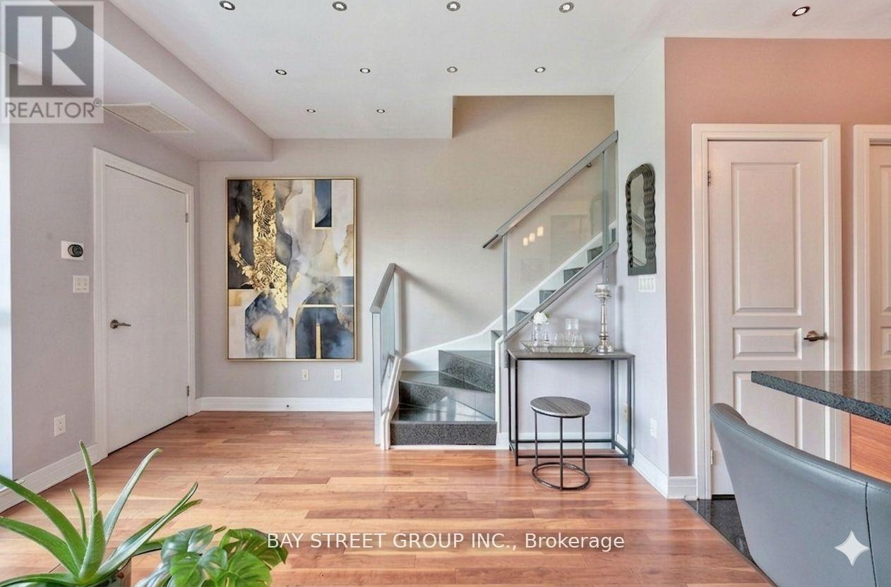 Listing photo of UPH3 - 1 AVONDALE AVENUE