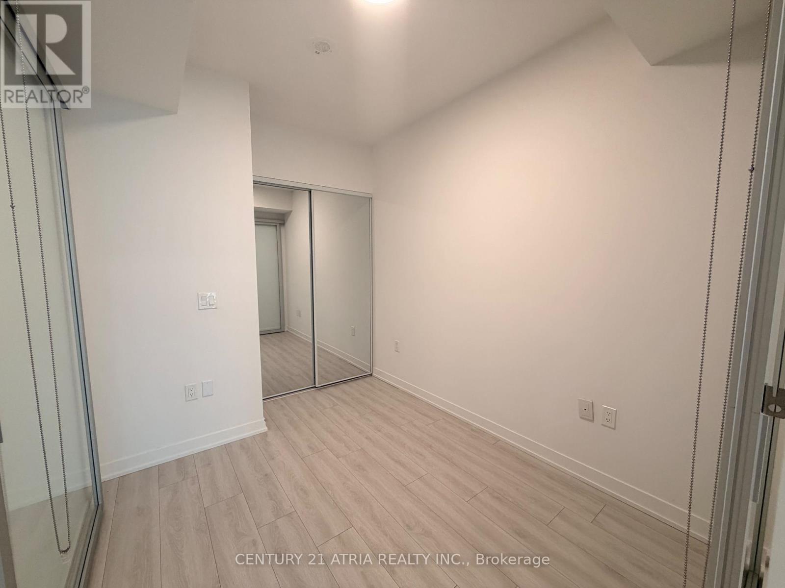 #421 121 ST PATRICK STREET - 12