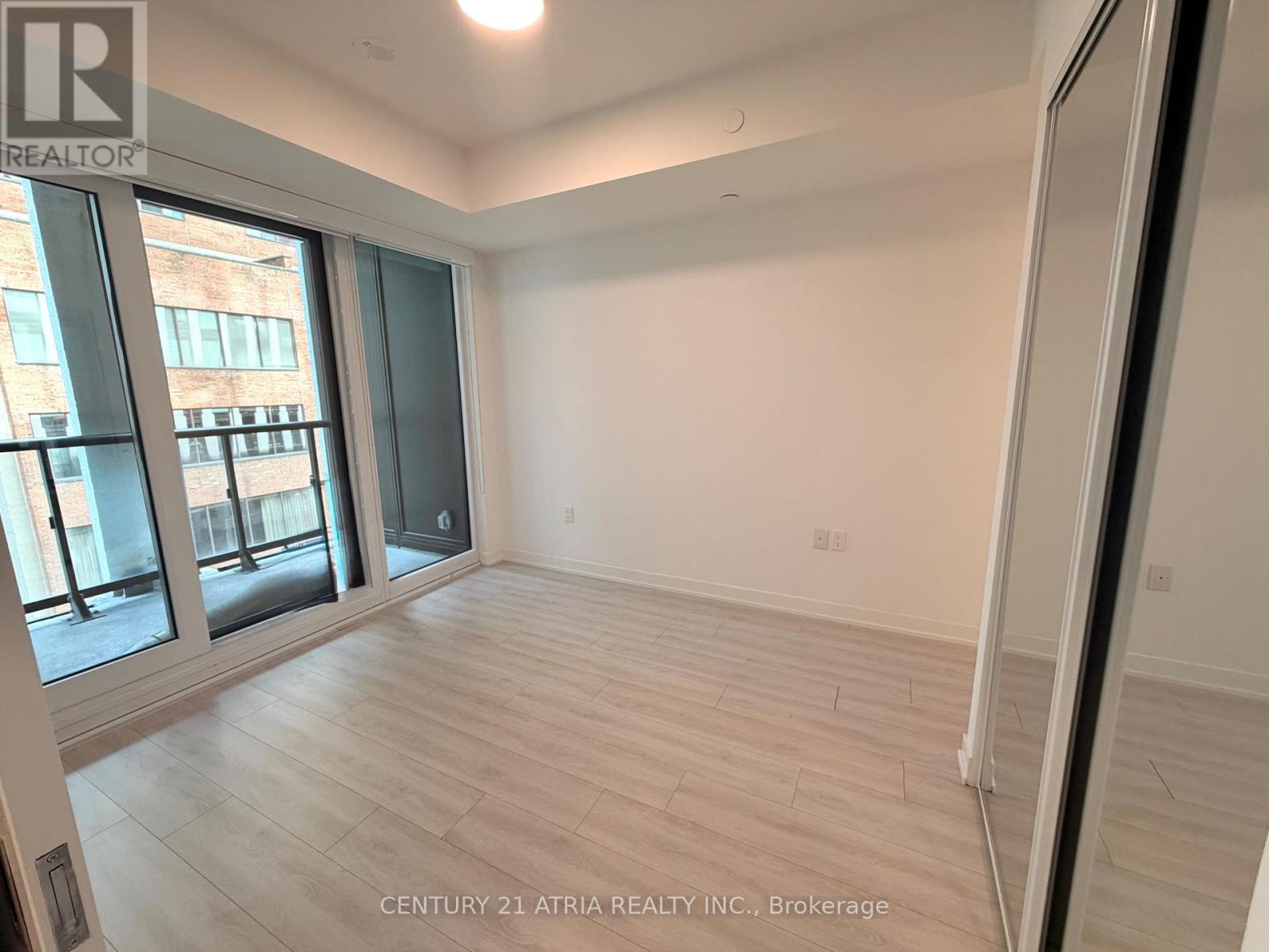 #421 121 ST PATRICK STREET - 14