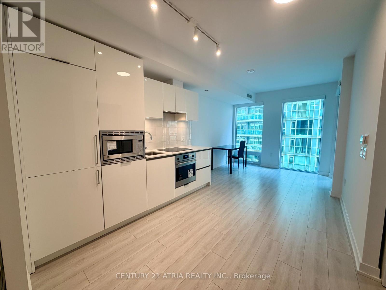#421 121 ST PATRICK STREET - 3
