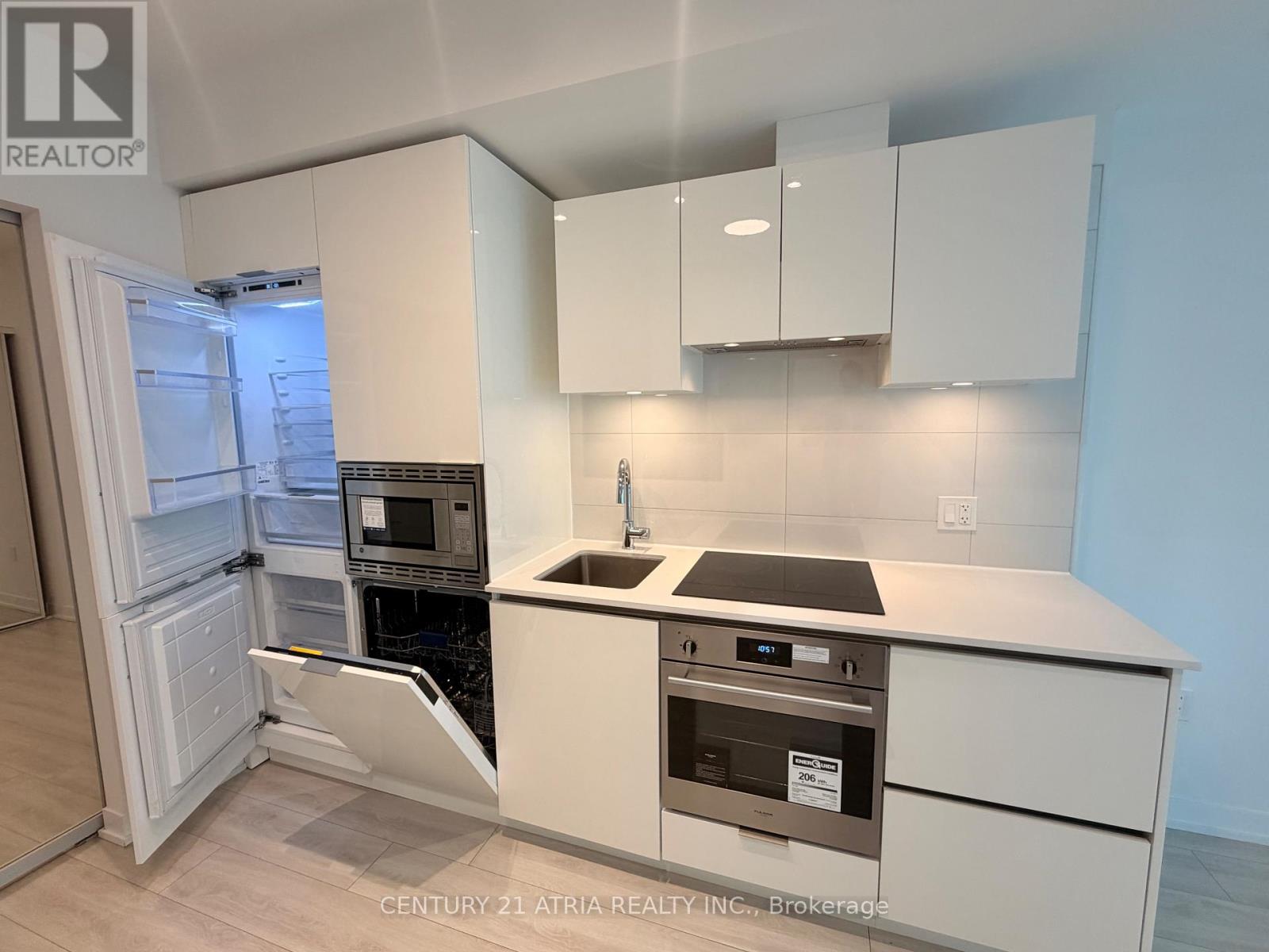 #421 121 ST PATRICK STREET - 5