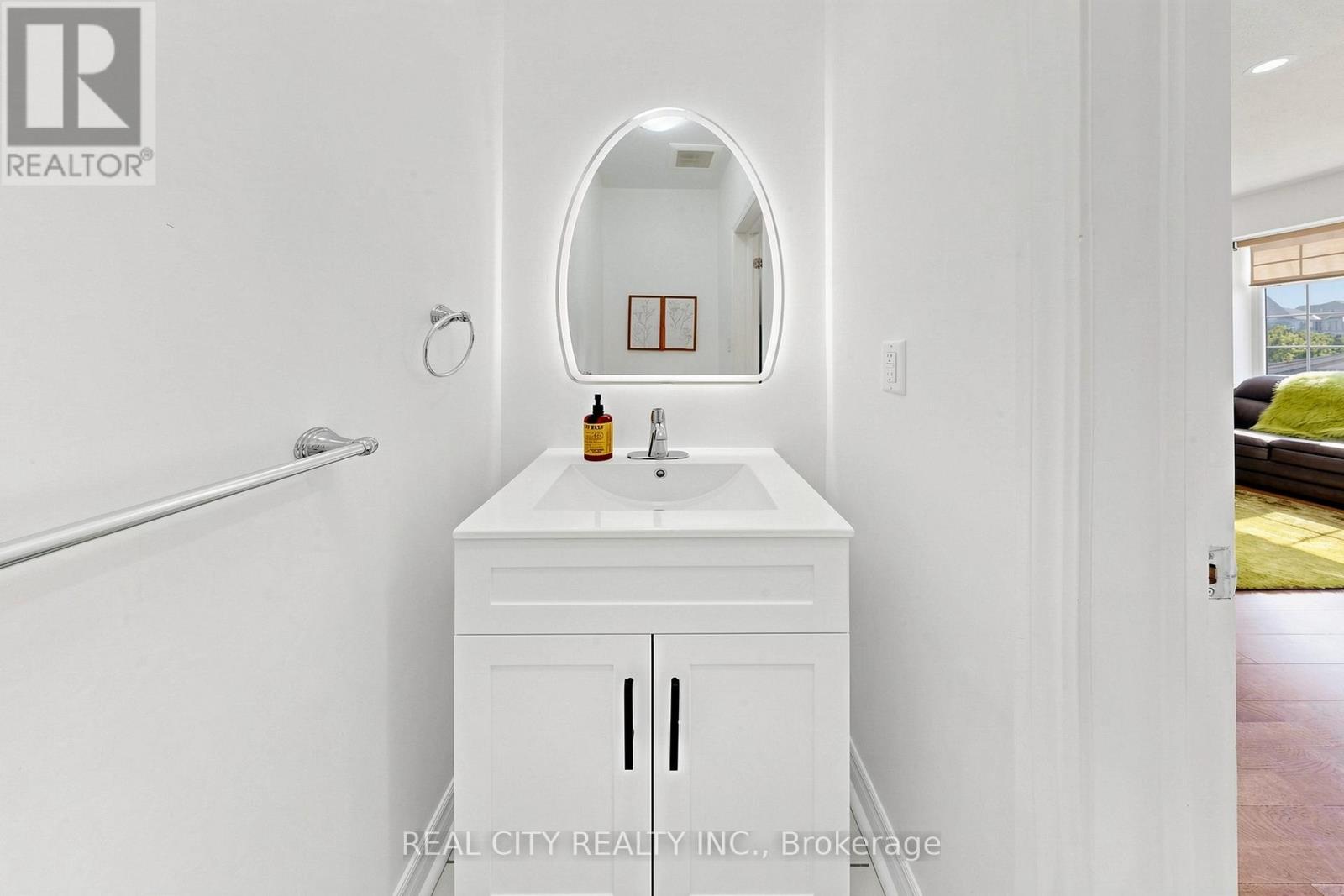 #22 10 GREENSBOROUGH VILLAGE CIRCLE - 21