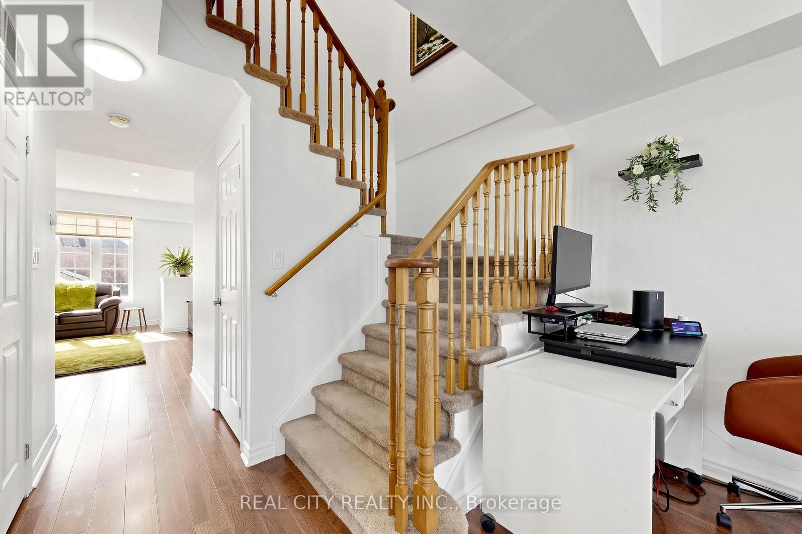 #22 10 GREENSBOROUGH VILLAGE CIRCLE - 23