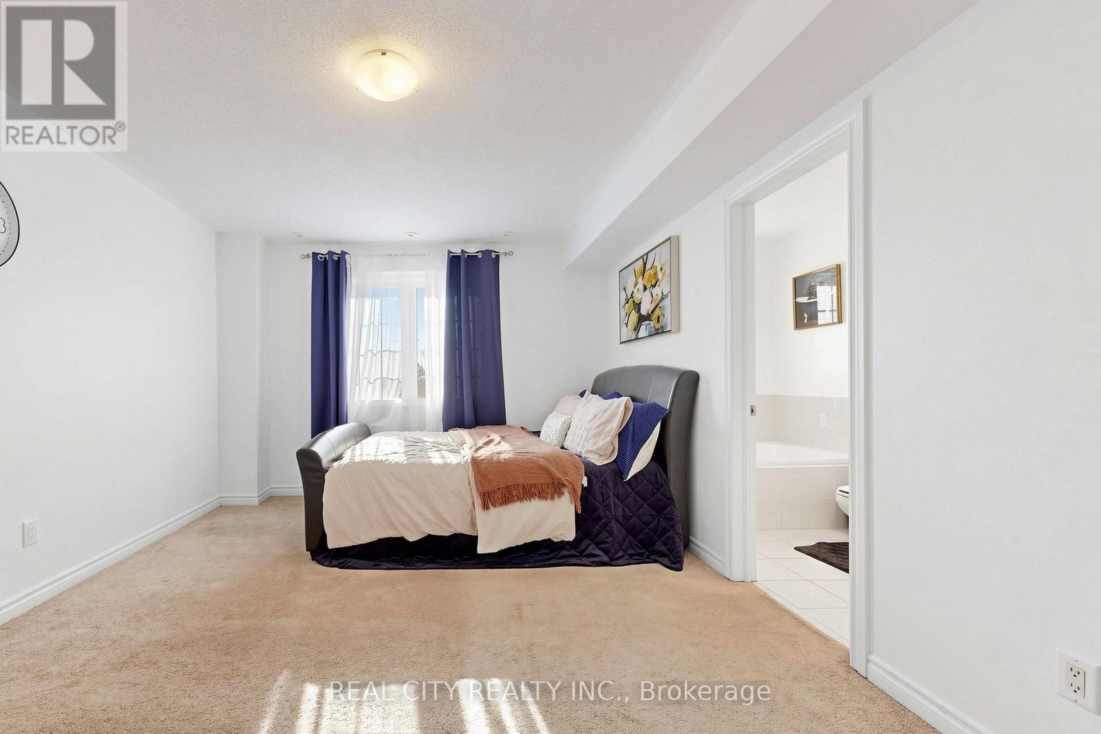 #22 10 GREENSBOROUGH VILLAGE CIRCLE - 28