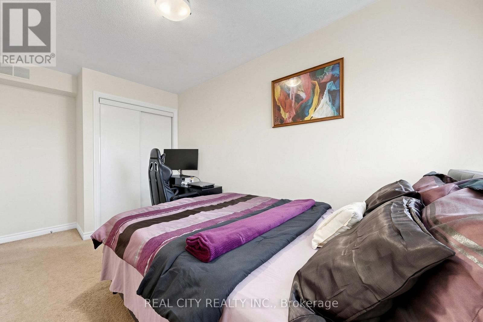 #22 10 GREENSBOROUGH VILLAGE CIRCLE - 37