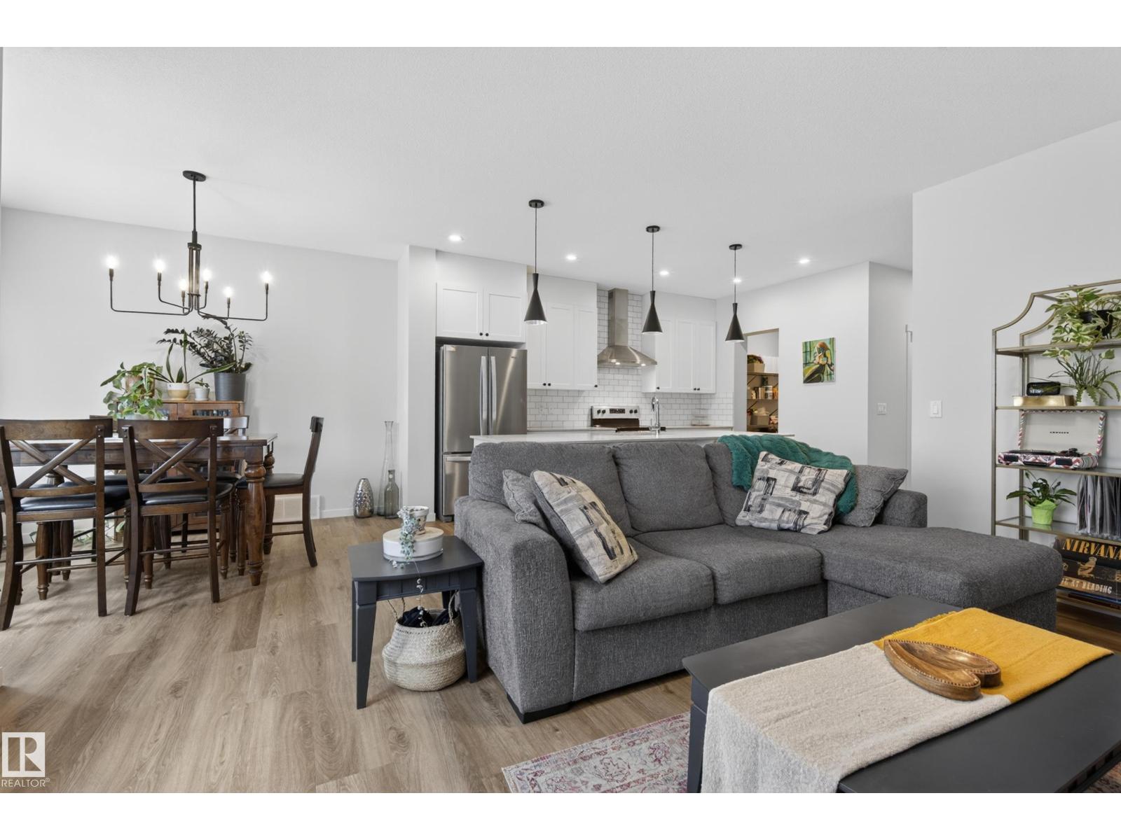 22836 94 AV NW - 12