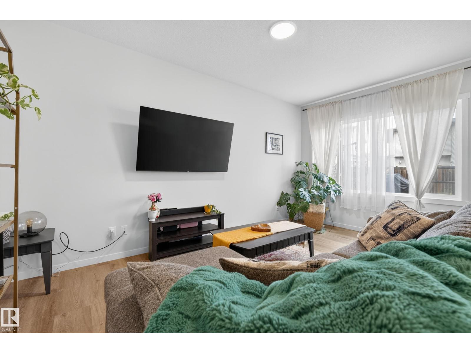 22836 94 AV NW - 13