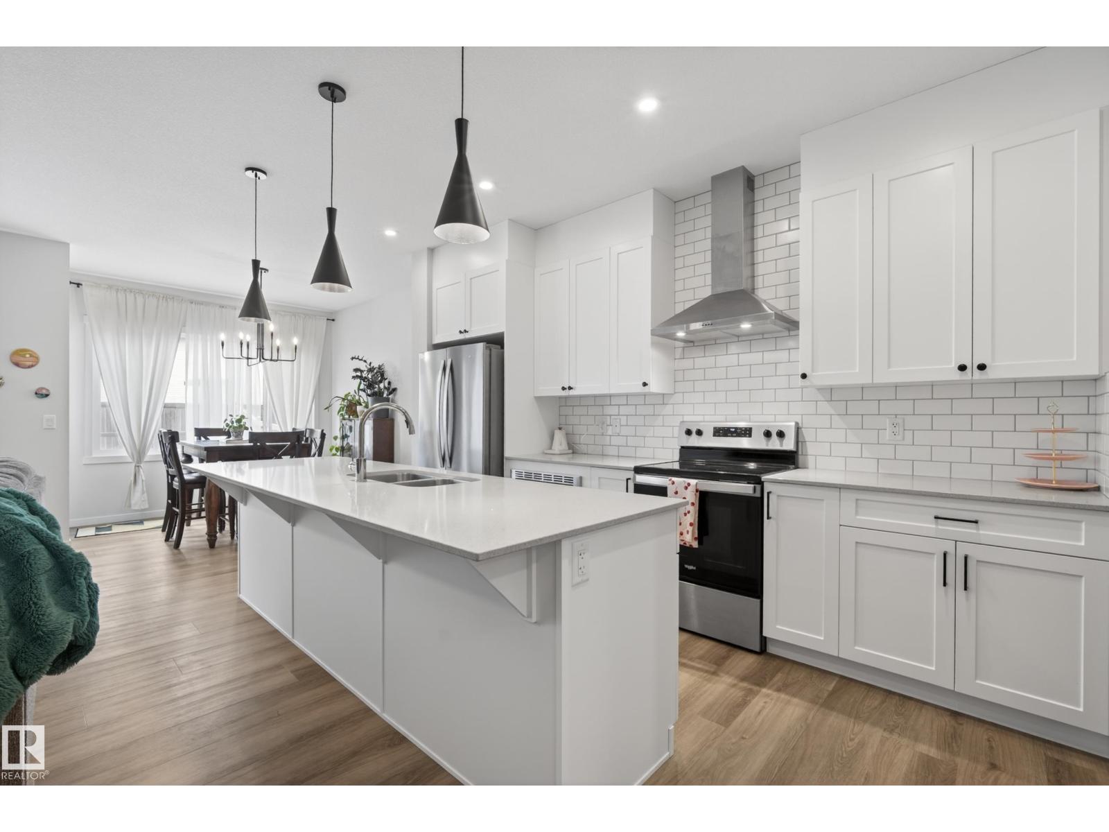 22836 94 AV NW - 7