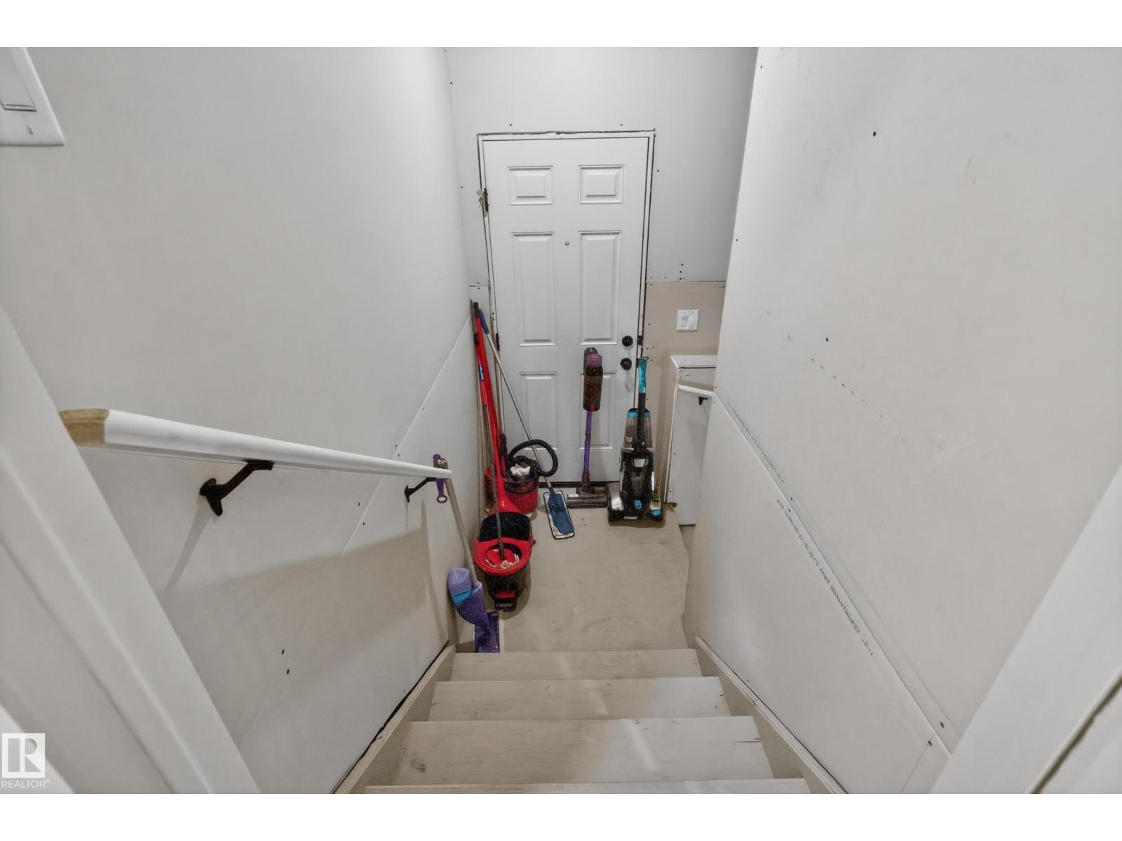 22836 94 AV NW - 34