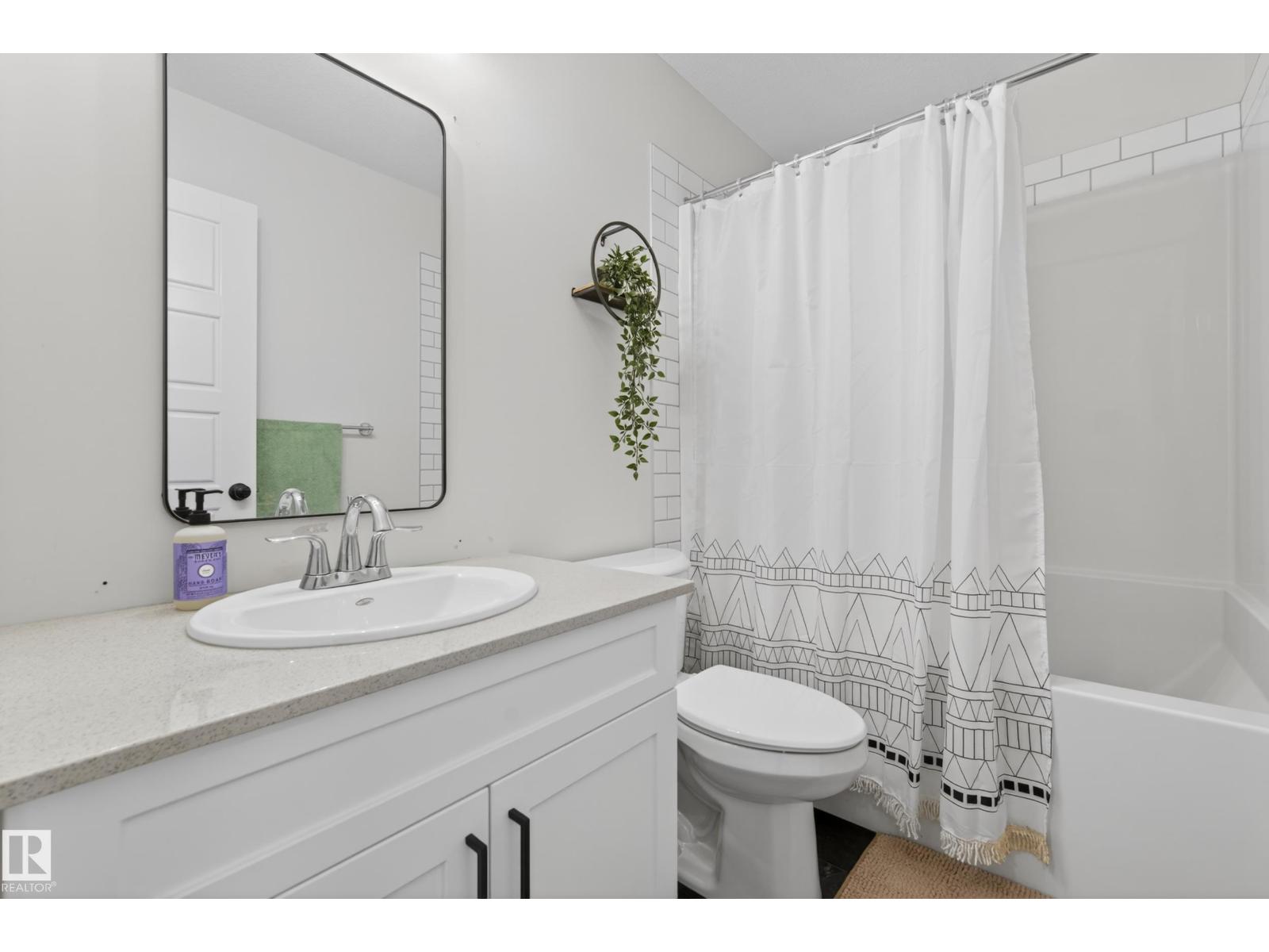 22836 94 AV NW - 29