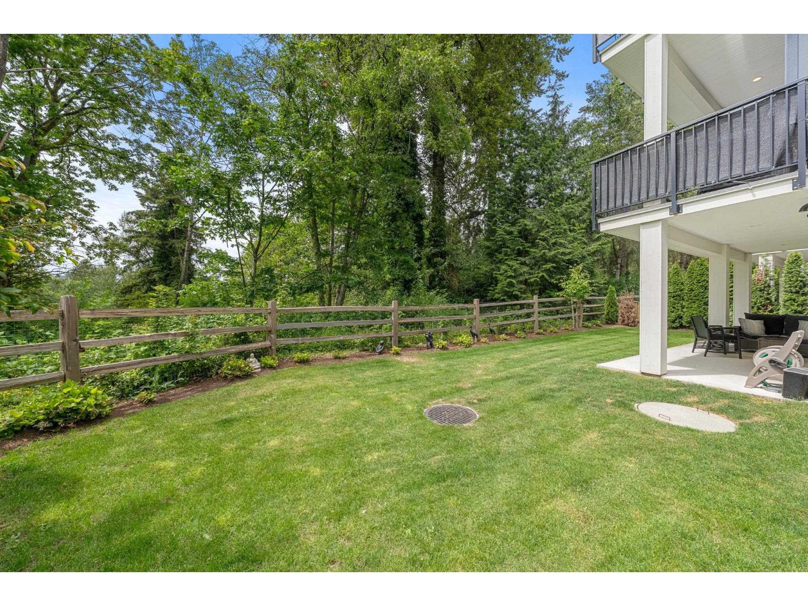 32 1871 165A STREET, Surrey