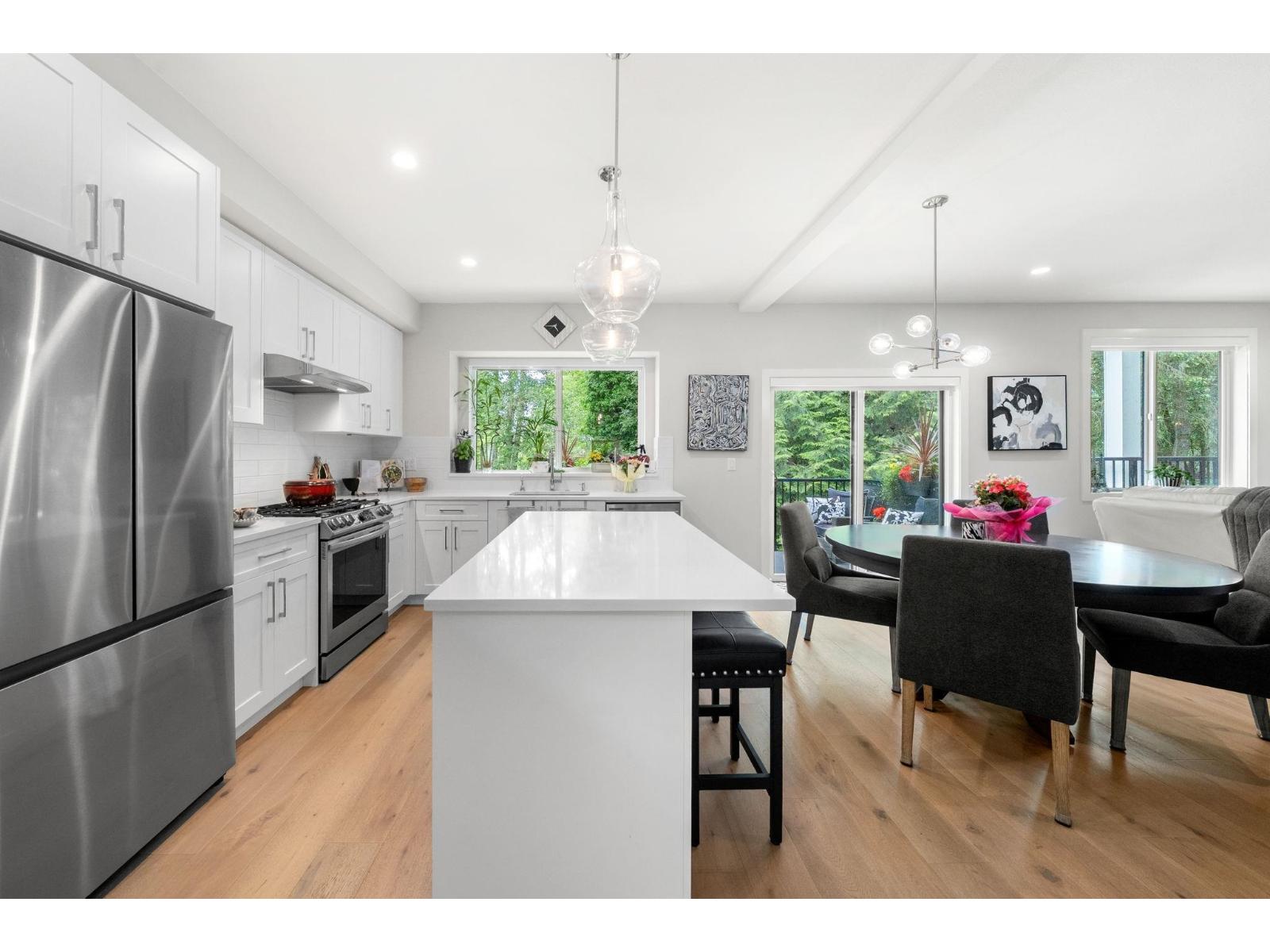 32 1871 165A STREET, Surrey