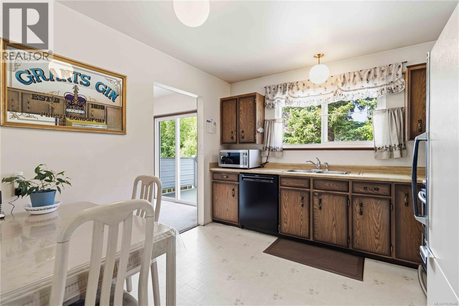 564 OConnell Pl, Saanich
