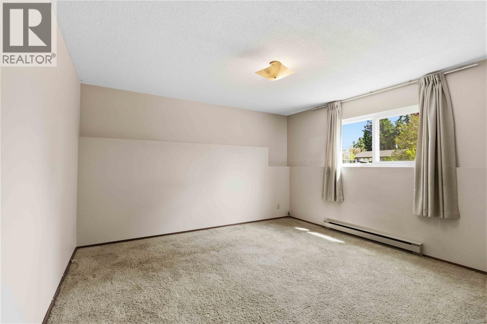564 OConnell Pl, Saanich