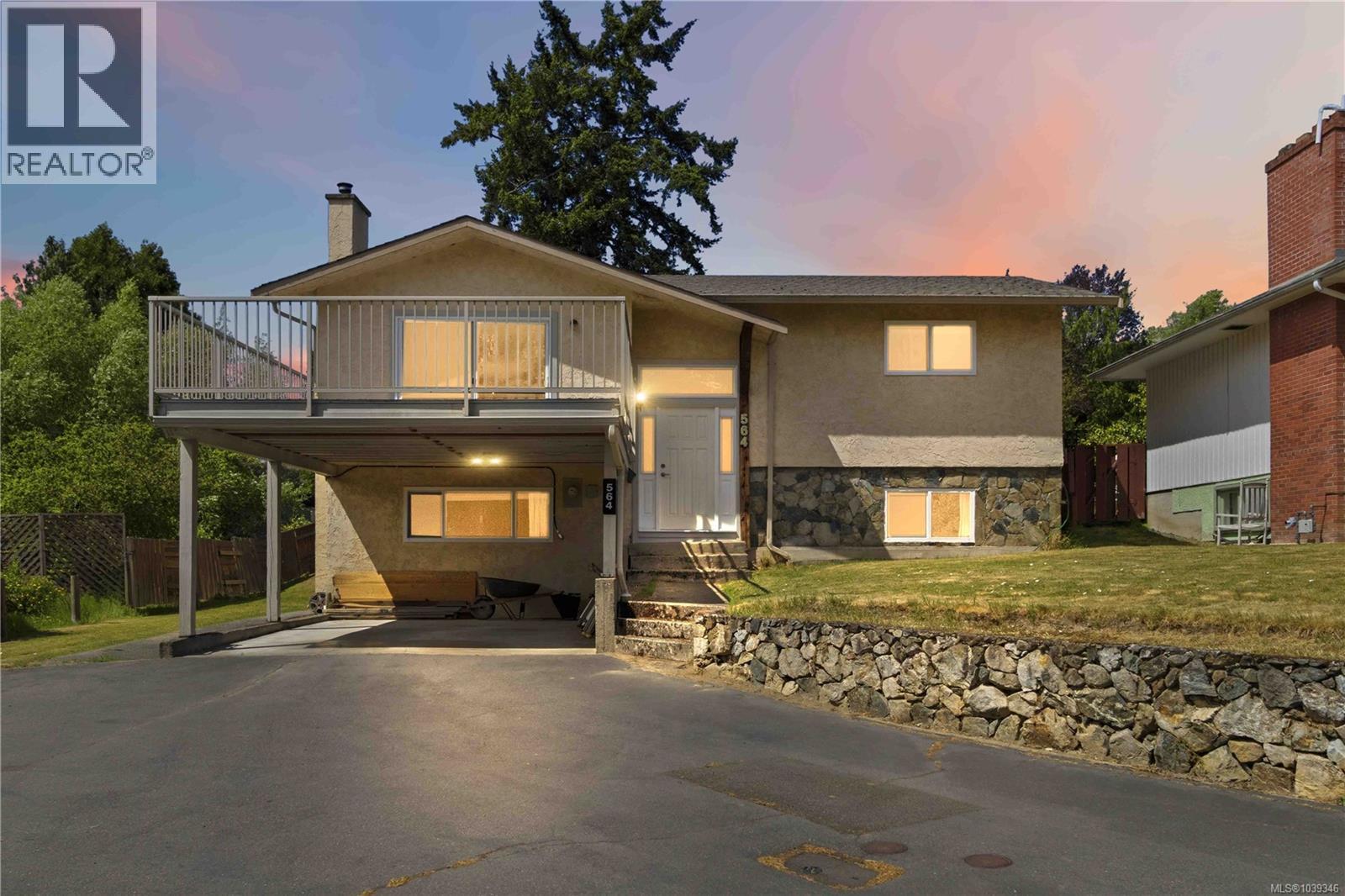 564 OConnell Pl, Saanich
