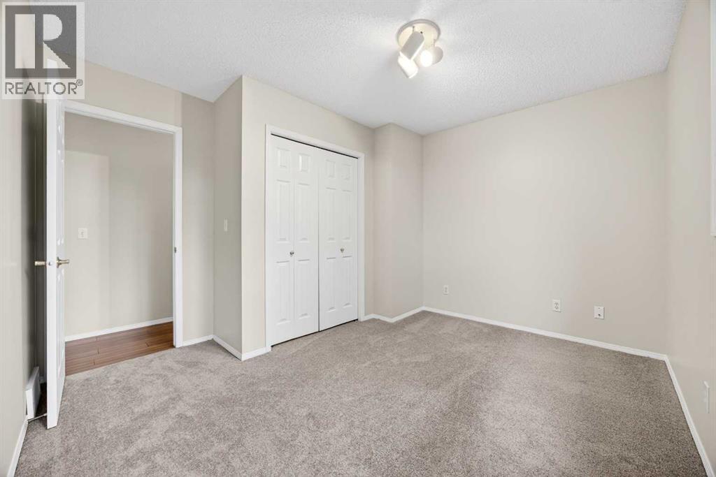 24 Edenwold Green NW - 25