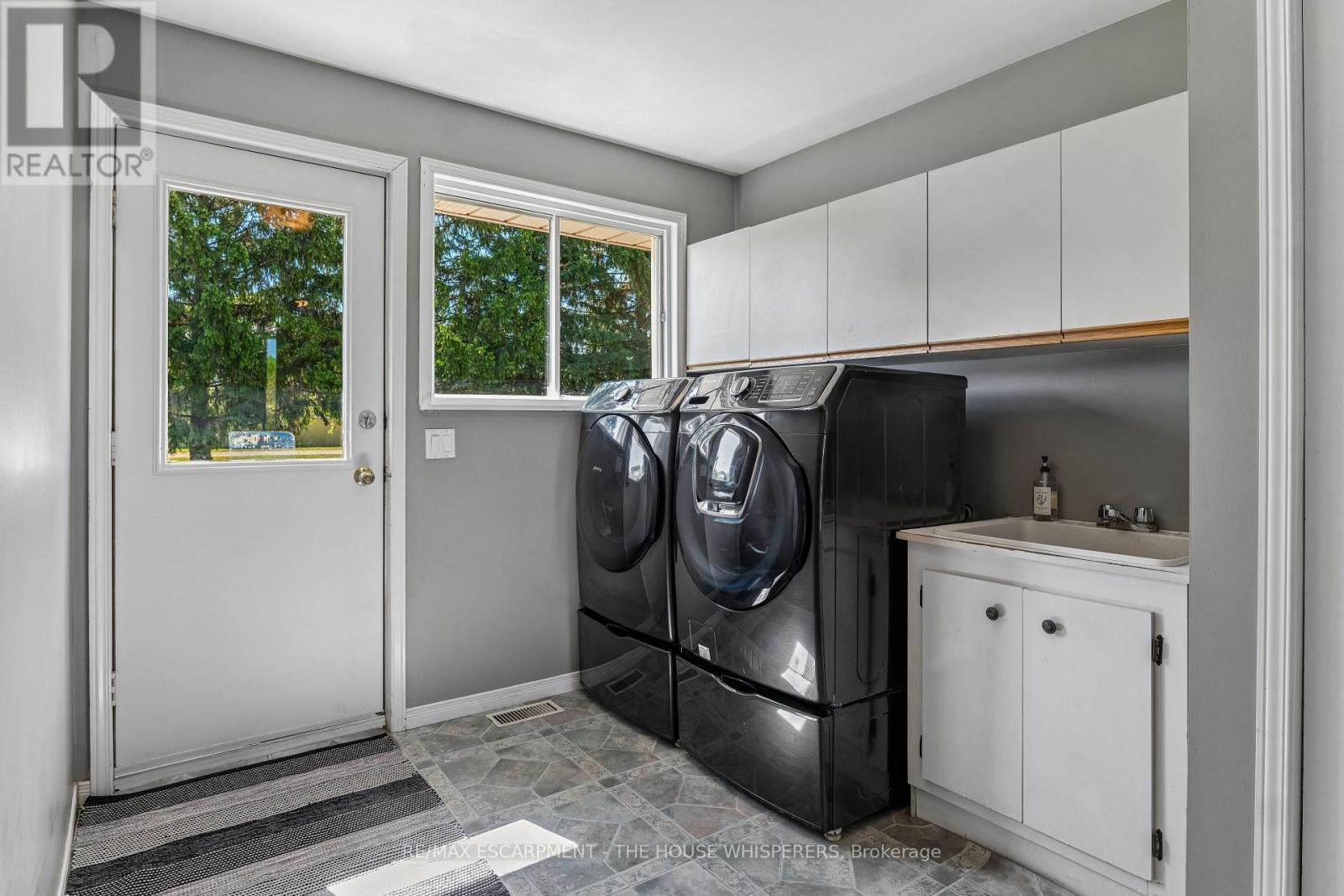 1250 ARKELL ROAD - 11