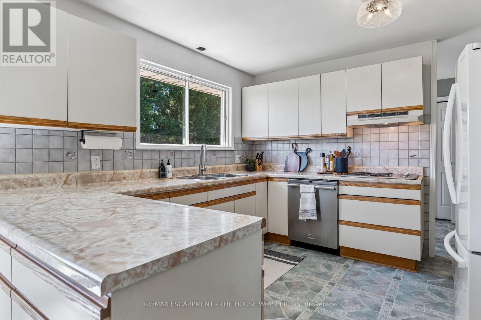 1250 ARKELL ROAD - 9