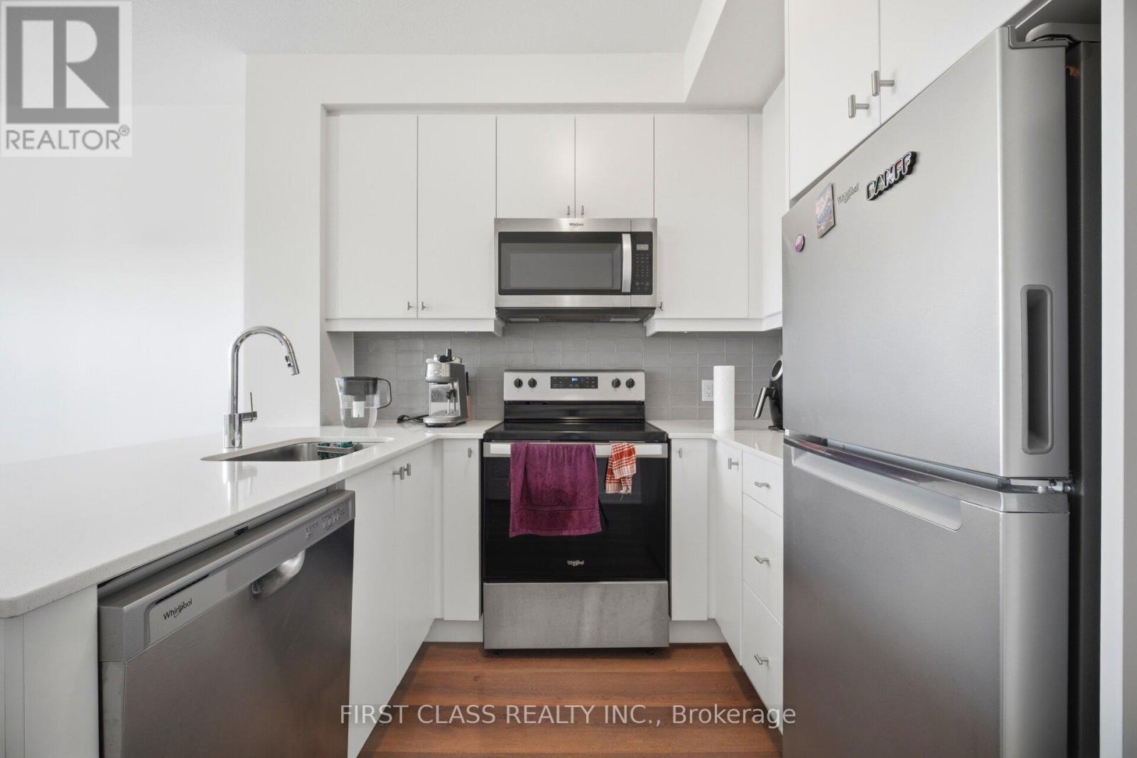 3220 WILLIAM COLTSON AVENUE - 12