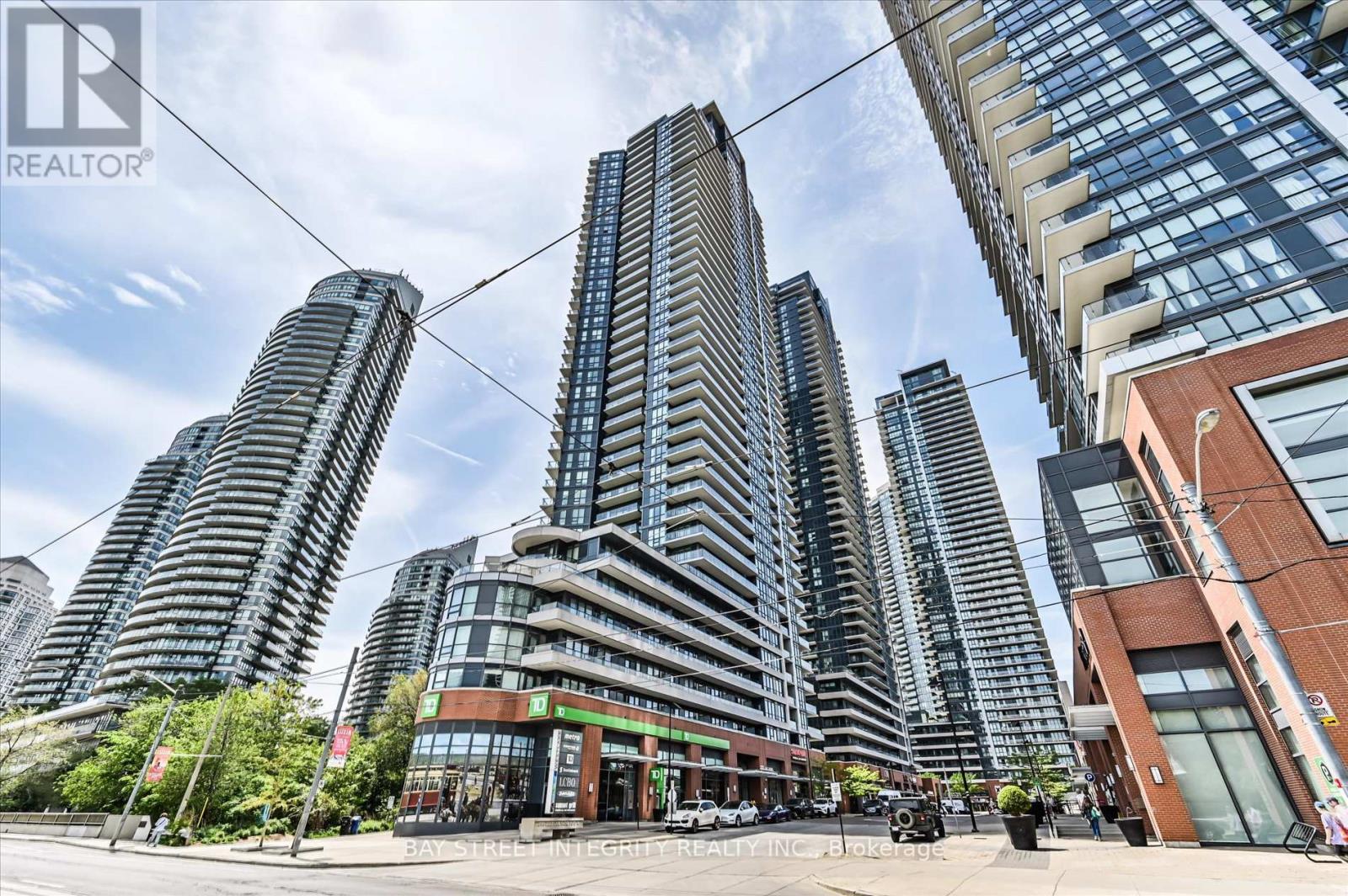 Listing photo of 2001 - 2212 LAKE SHORE BOULEVARD W