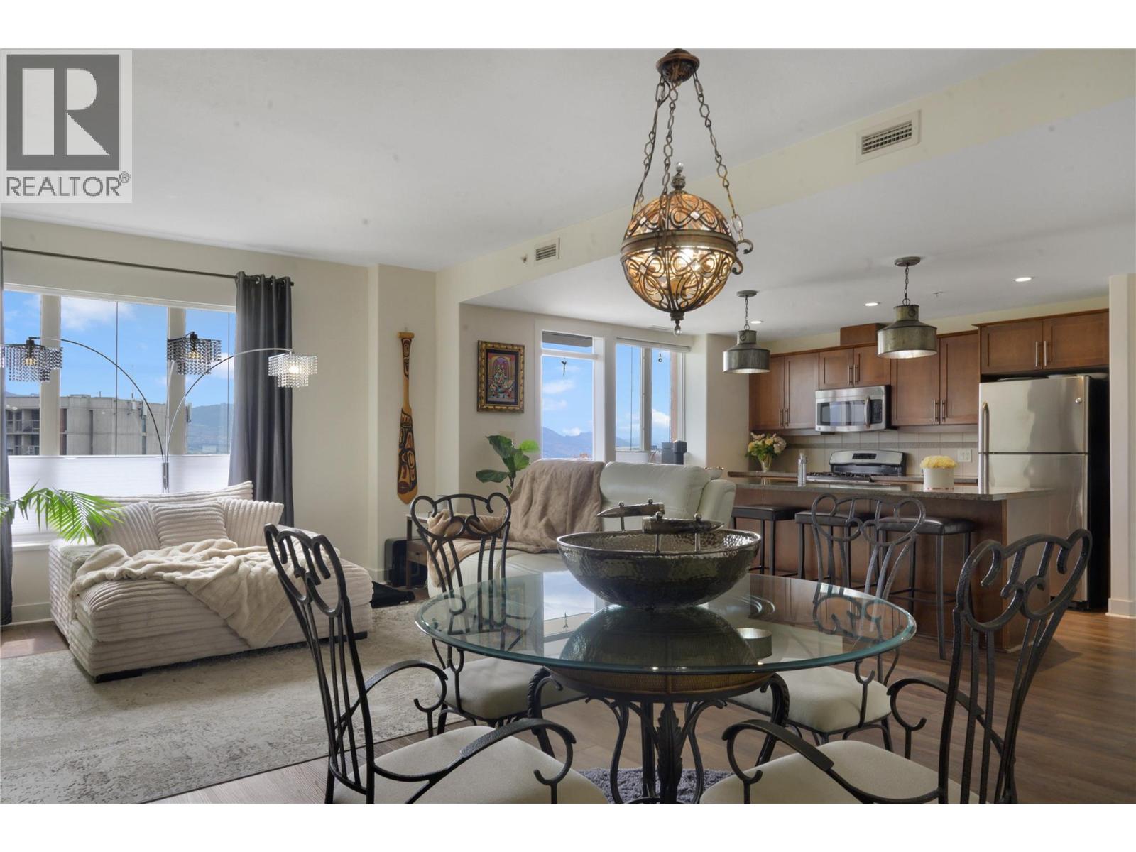 1008 1160 Bernard Avenue, Kelowna