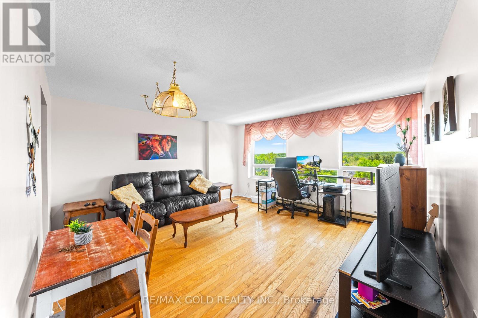 #505 850 6TH STREET E - 14