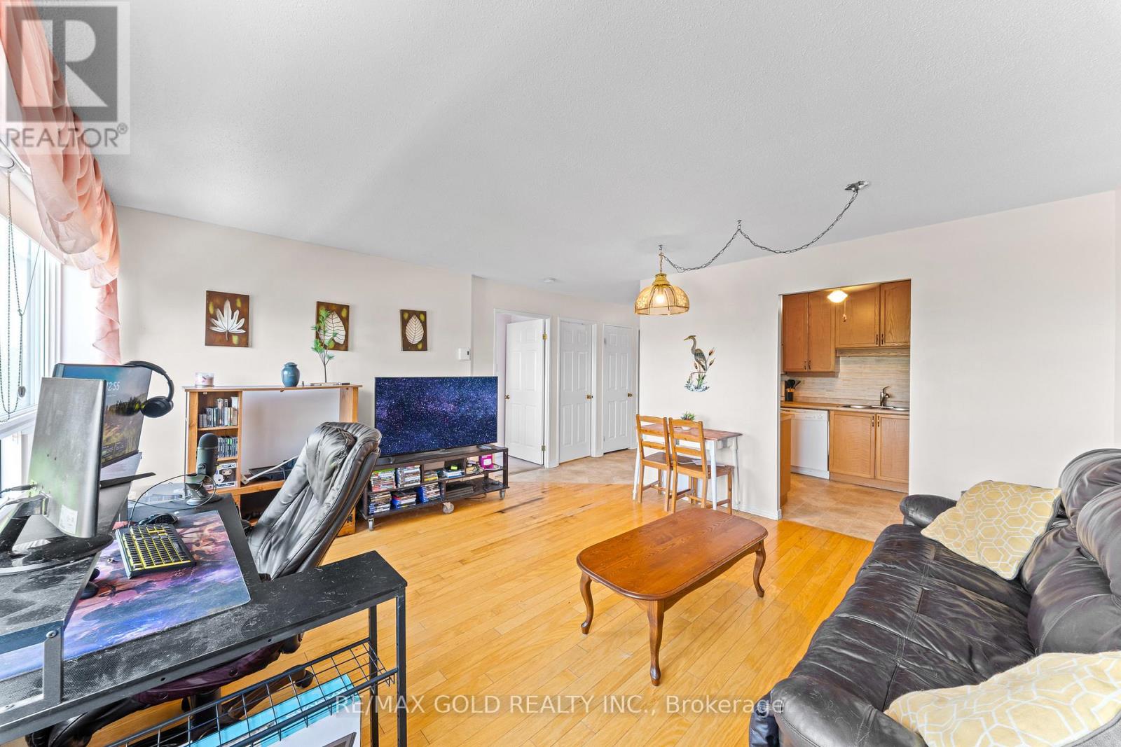 #505 850 6TH STREET E - 16
