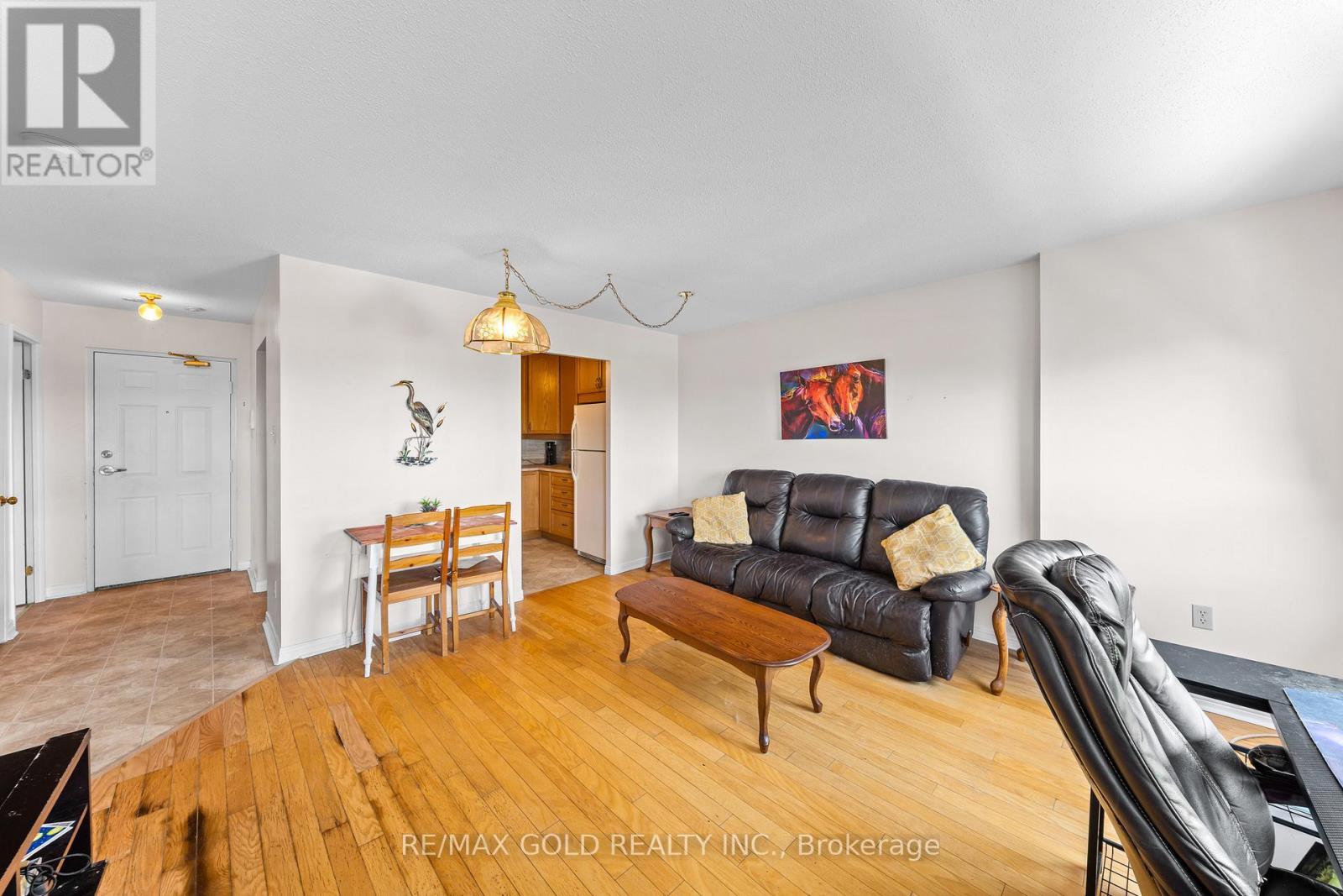#505 850 6TH STREET E - 17