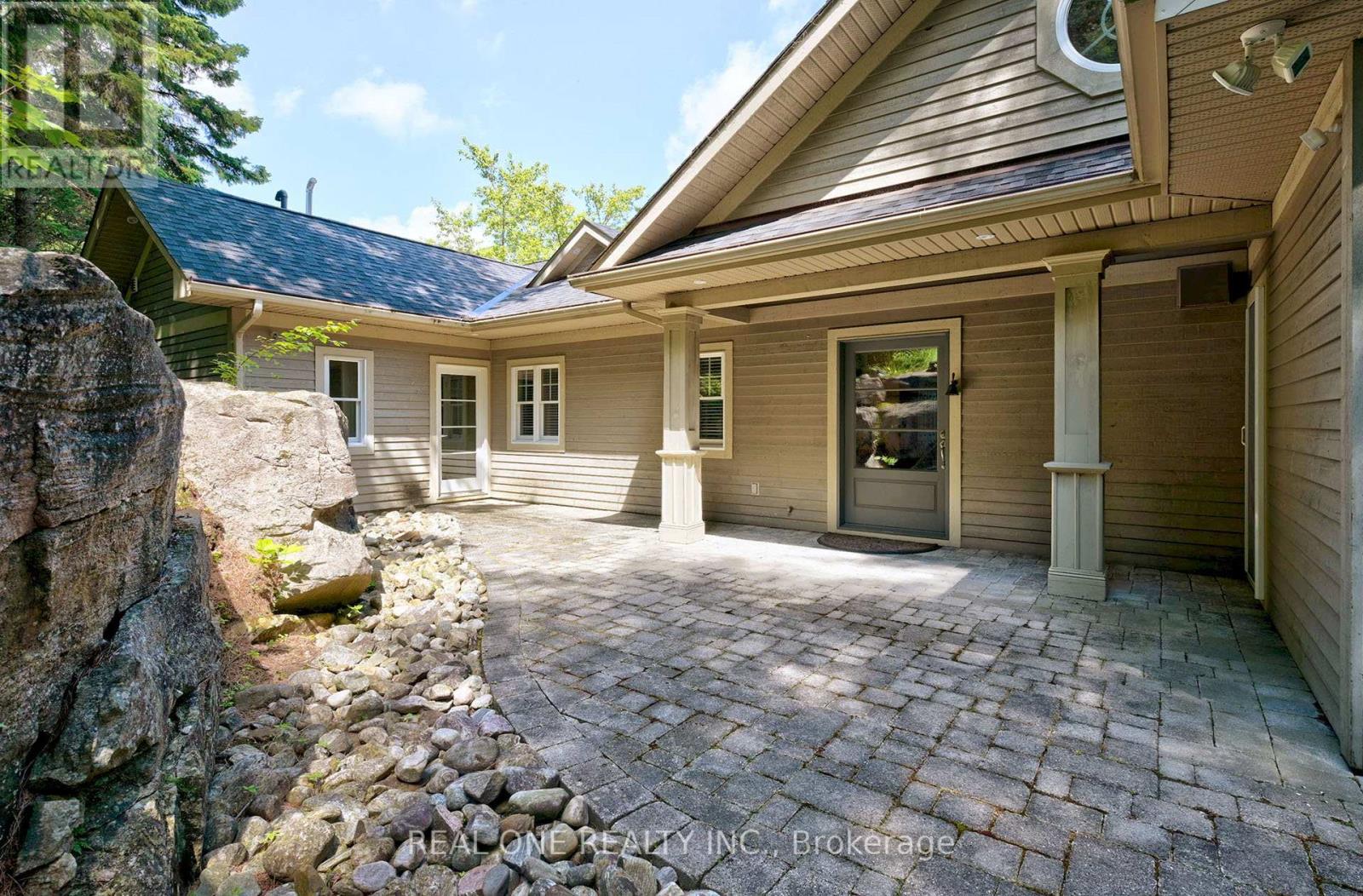 3013 MUSKOKA ROAD 117 - 18