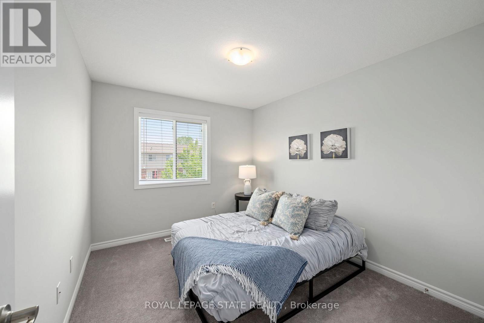 #149 1061 EAGLETRACE DRIVE - 20