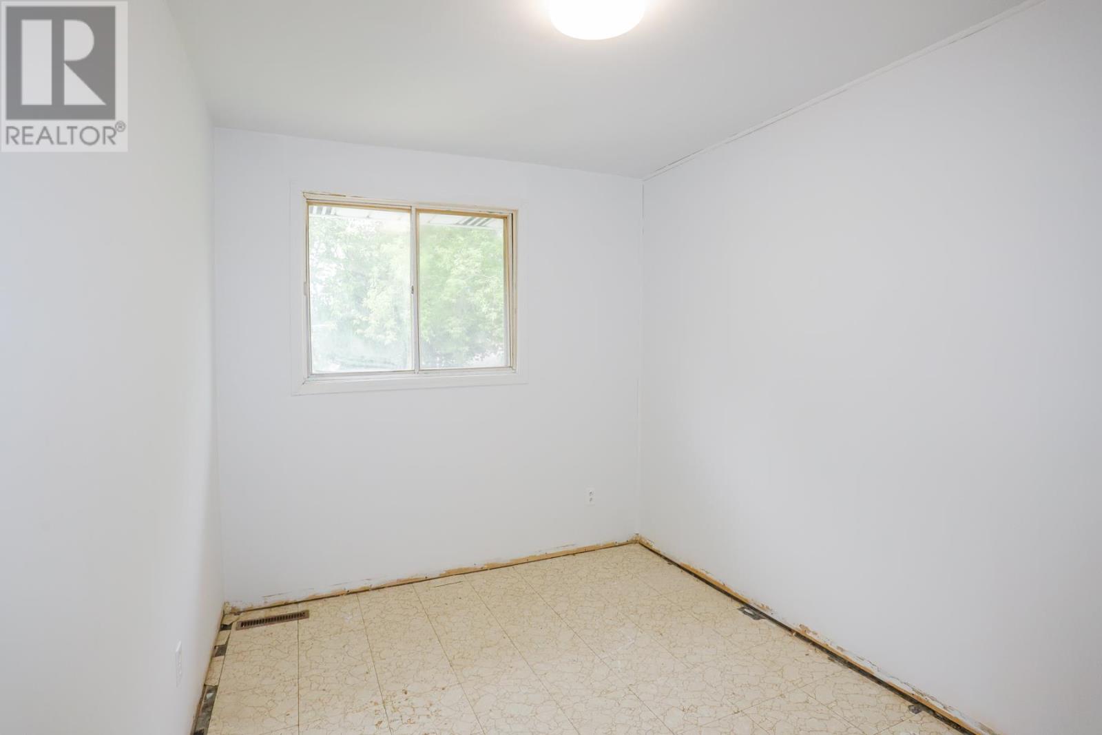 59 Jemmette ST - 26