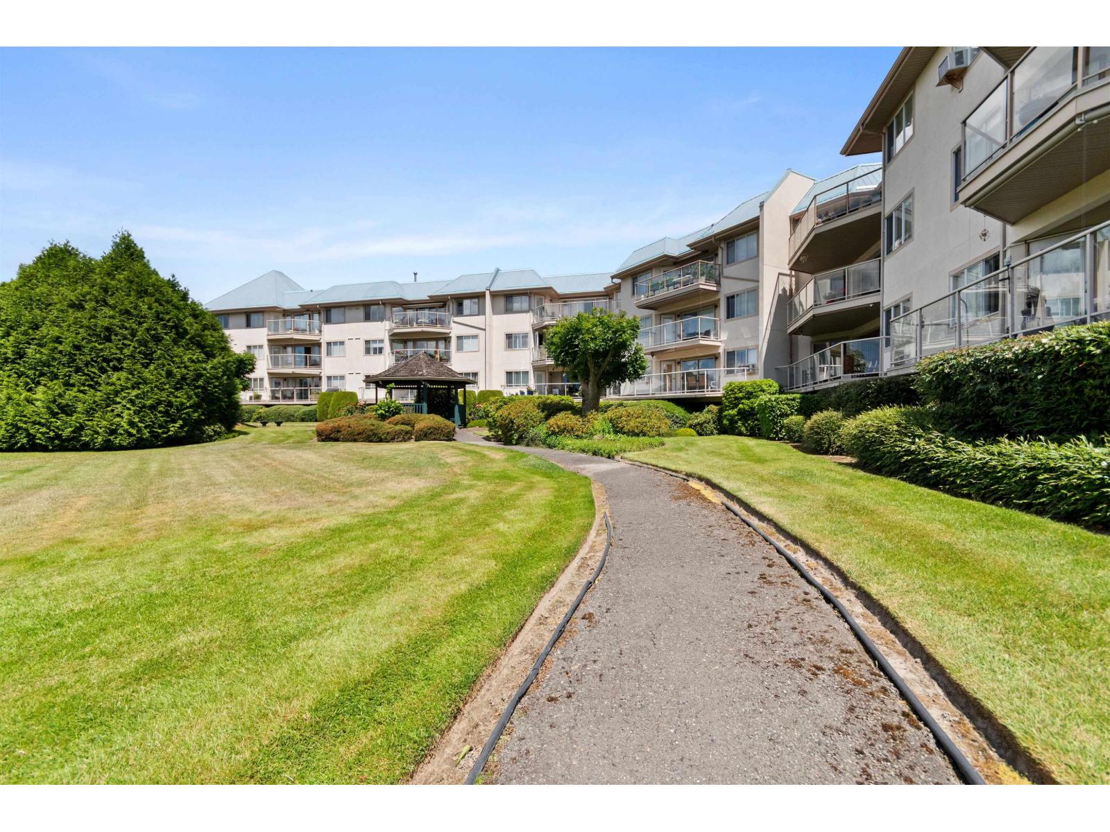 117 7685 AMBER DRIVE, Sardis West Vedder, Chilliwack