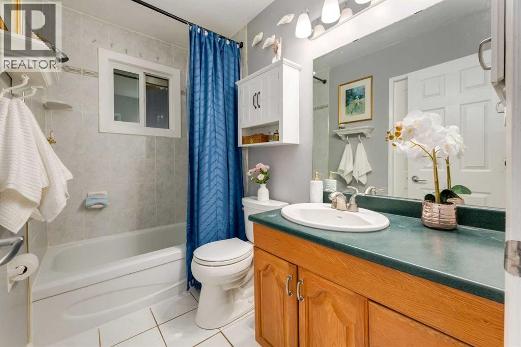 220 Oakridge Place SW - 23