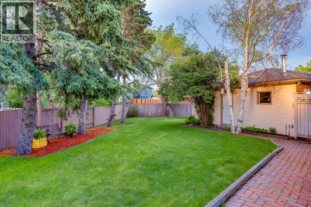 220 Oakridge Place SW - 38