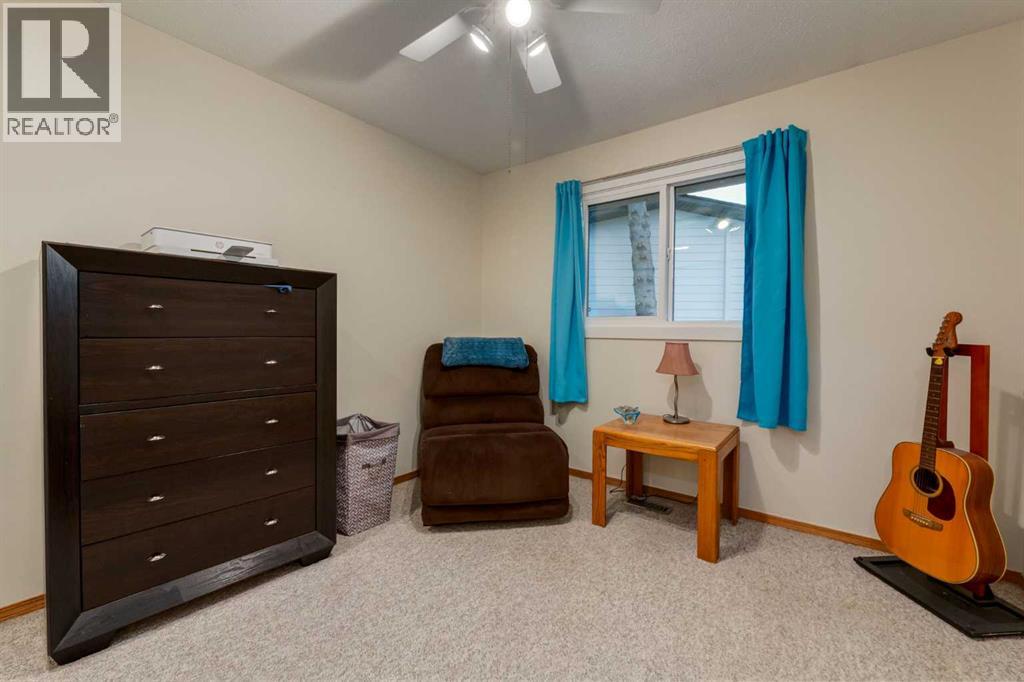 220 Oakridge Place SW - 22