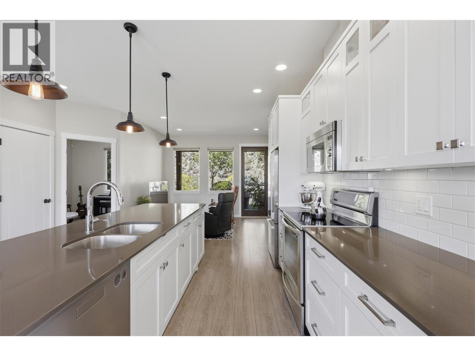 715 Belmonte Terrace - 12