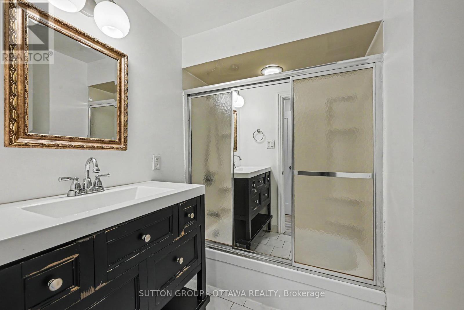 3 Bed, 2 Bath House for Rent in Ottawa – 1156 EMPEROR AVENUE W, Ottawa – MLS# X13270468 - Image 11