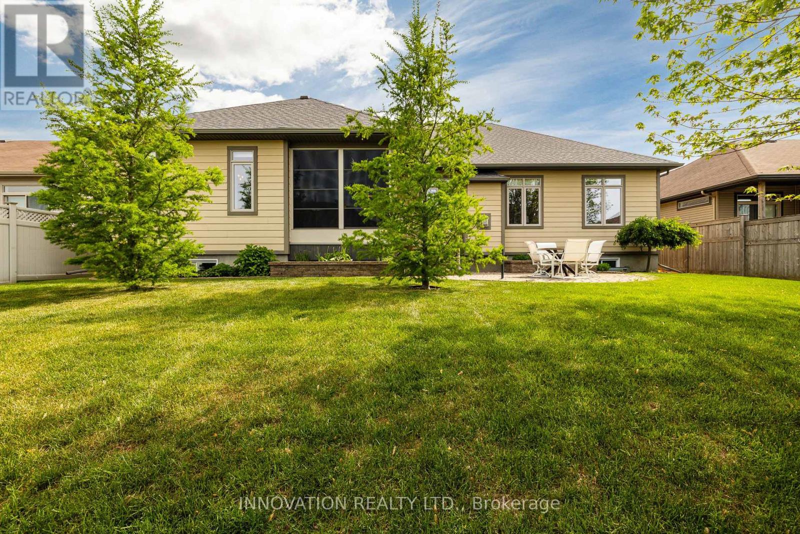 63 ROCHELLE DRIVE - 34