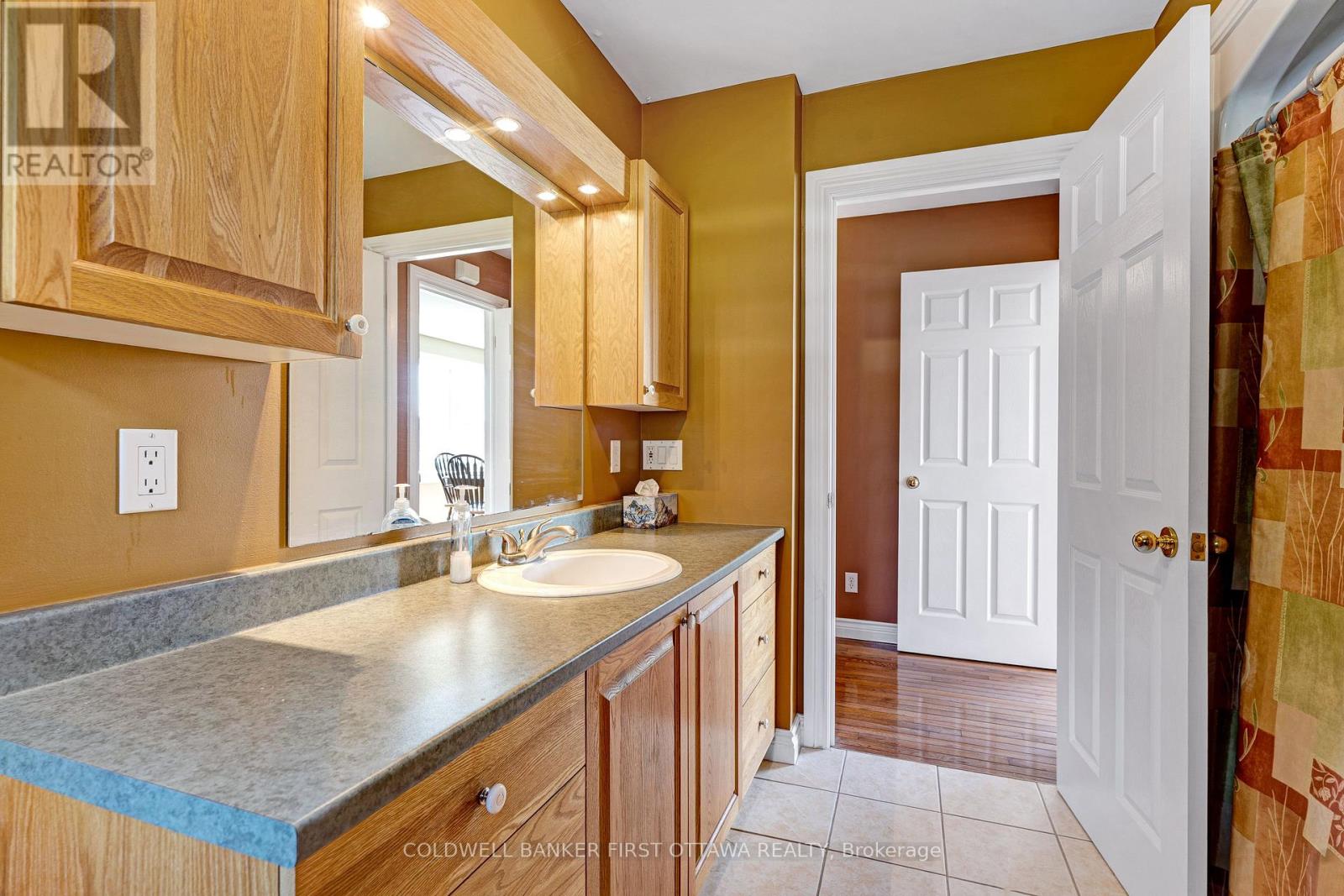 6443 Martin Street North — photo 23