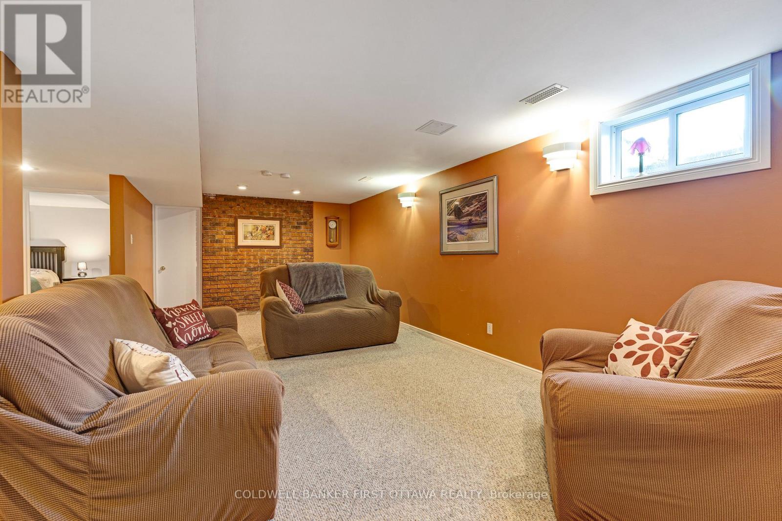 6443 Martin Street North — photo 25