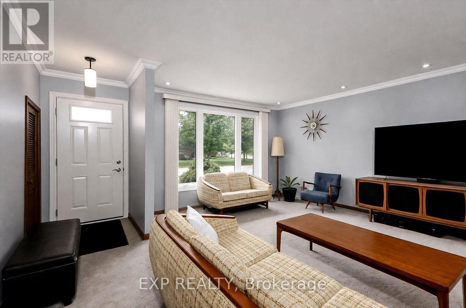 28 DENRICH AVENUE - 10