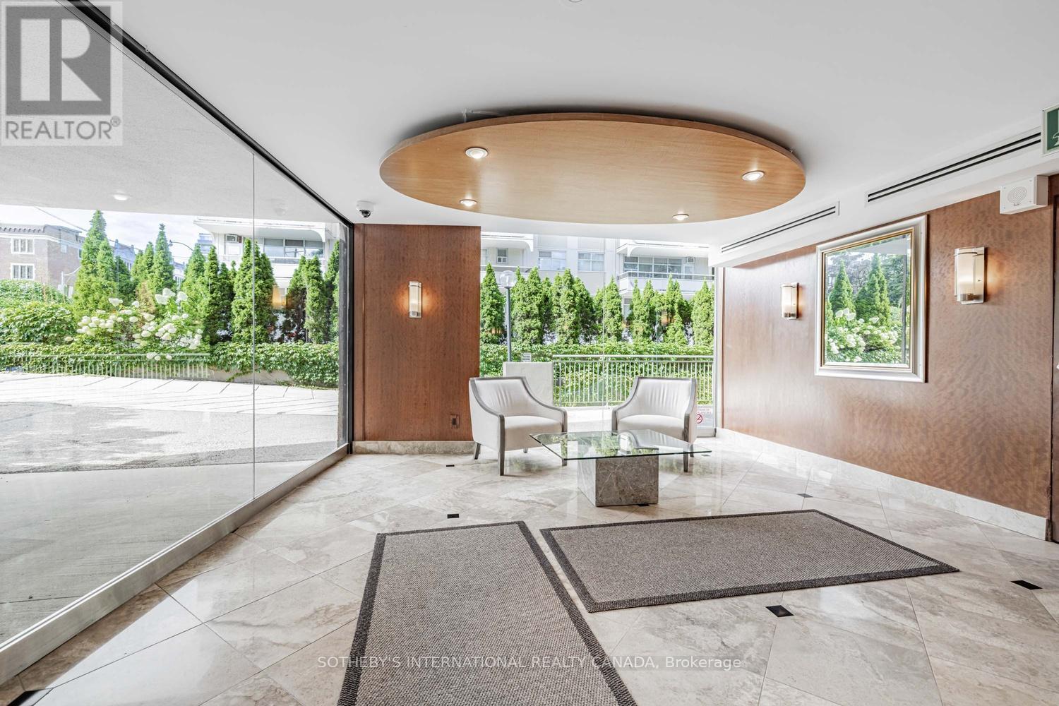 #13 423 AVENUE ROAD - 27