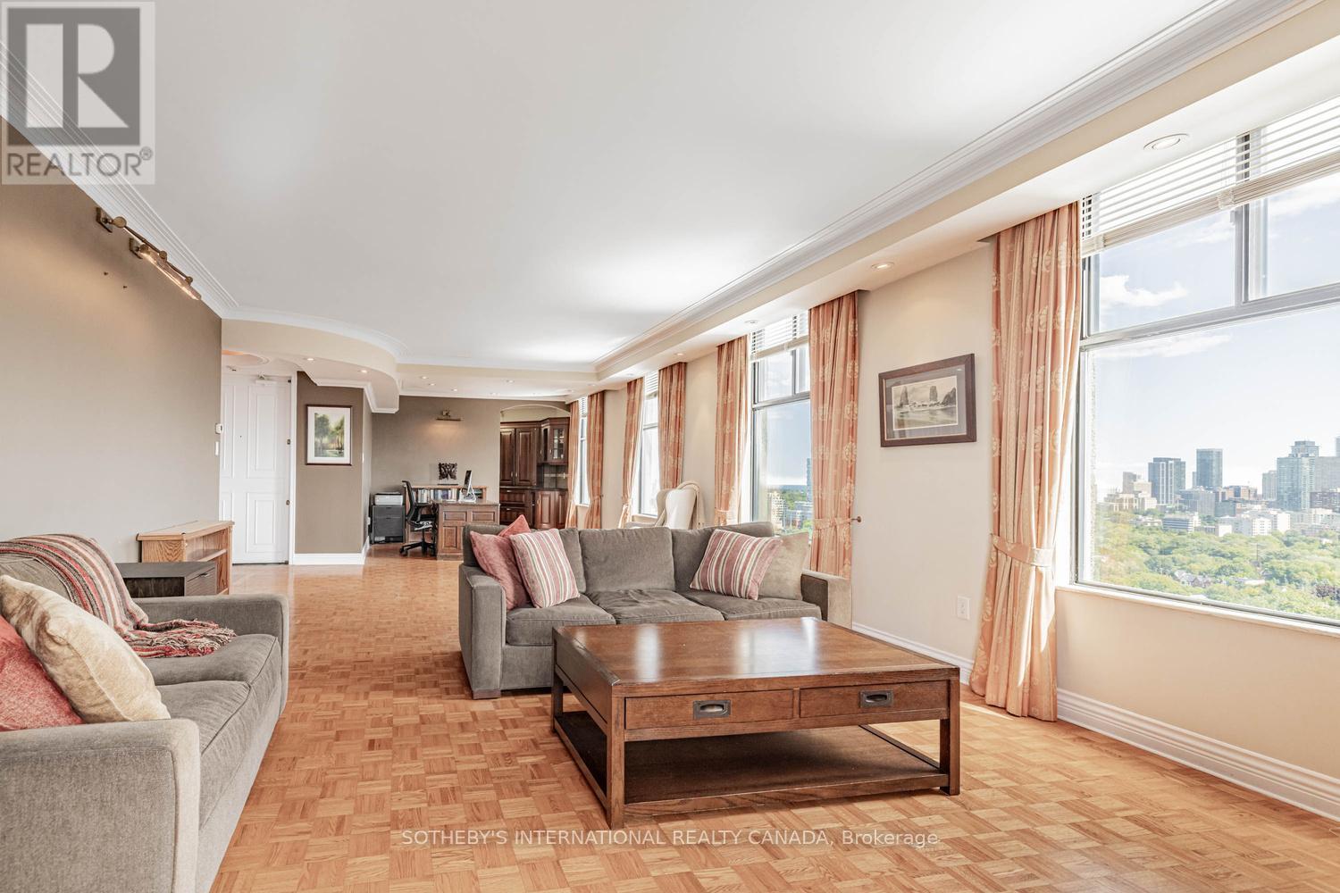 #13 423 AVENUE ROAD - 5