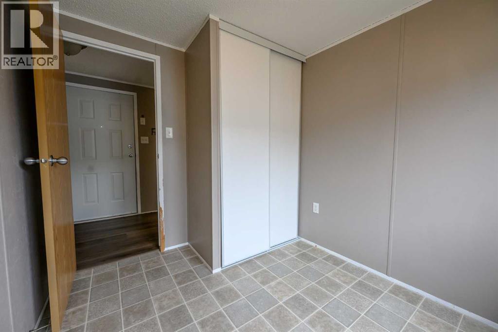 8829 90 Avenue - 17