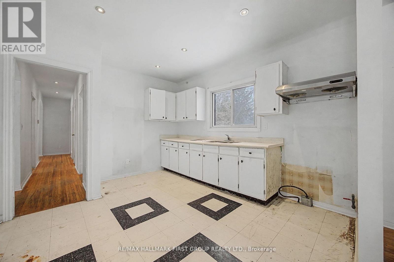 239 DAVIDSON STREET - 26
