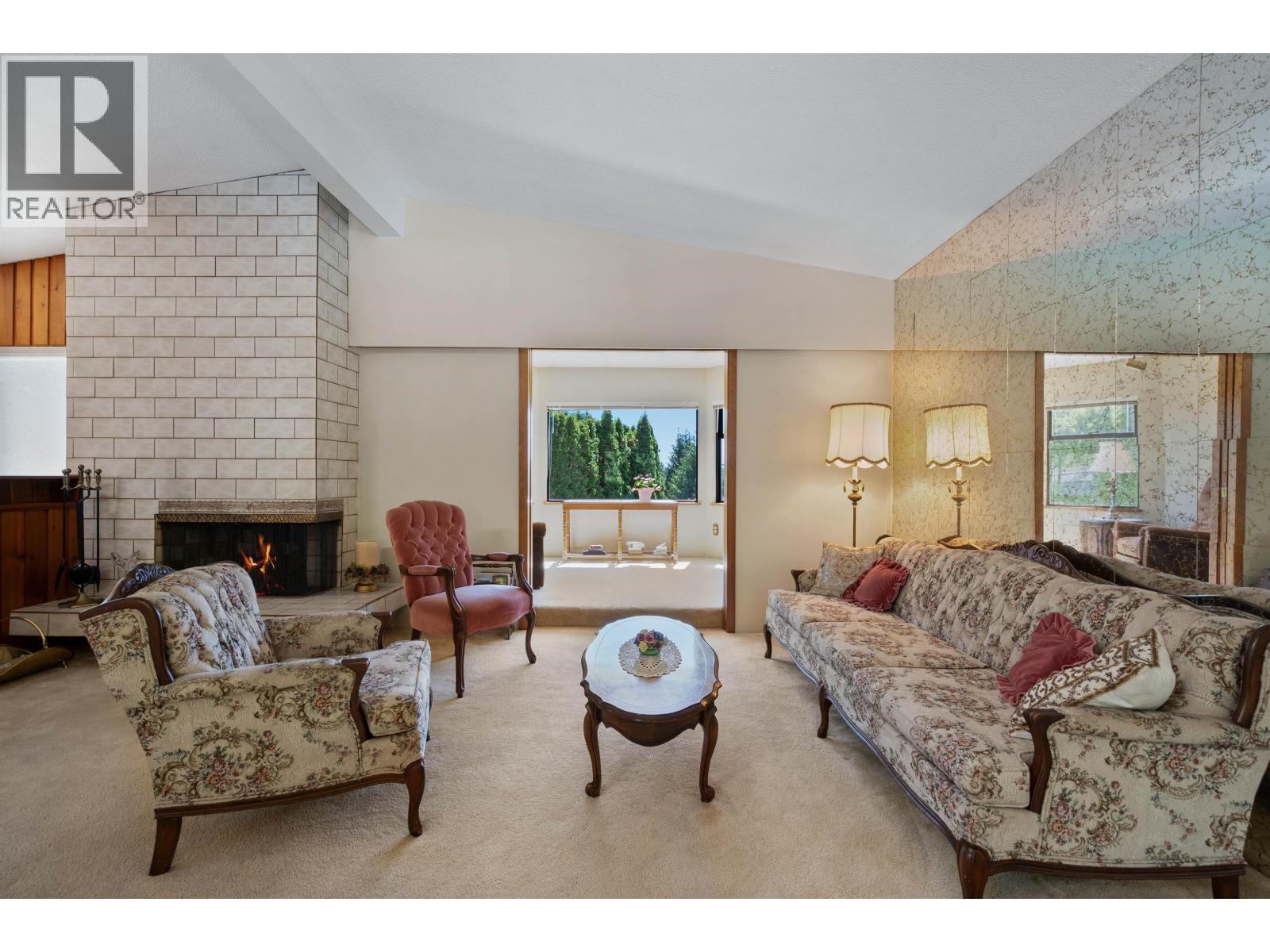 697 PLYMOUTH DRIVE, North Vancouver